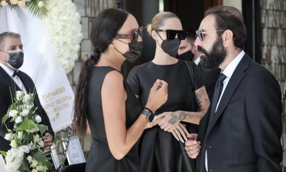 Αυτή την ώρα κηδεύεται ο Άκης Τσοχατζόπουλος